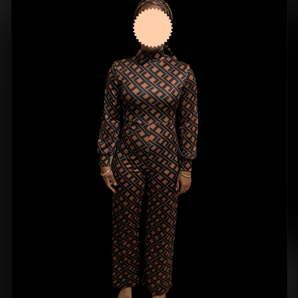 Jumpsuit w headscarf